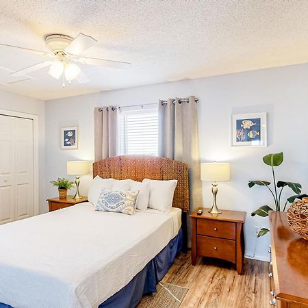 Gulf Island Condos II Navarre Room photo